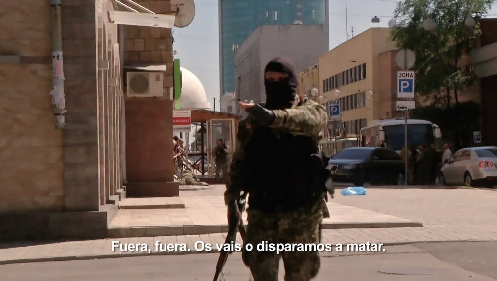 En Tierra Hostil