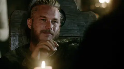 El rey Horik vuelve a Kattegat con una propuesta sorprendente para Ragnar. El rey Horik vuelve a Kattegat con una propuesta sorprendente para Ragnar.