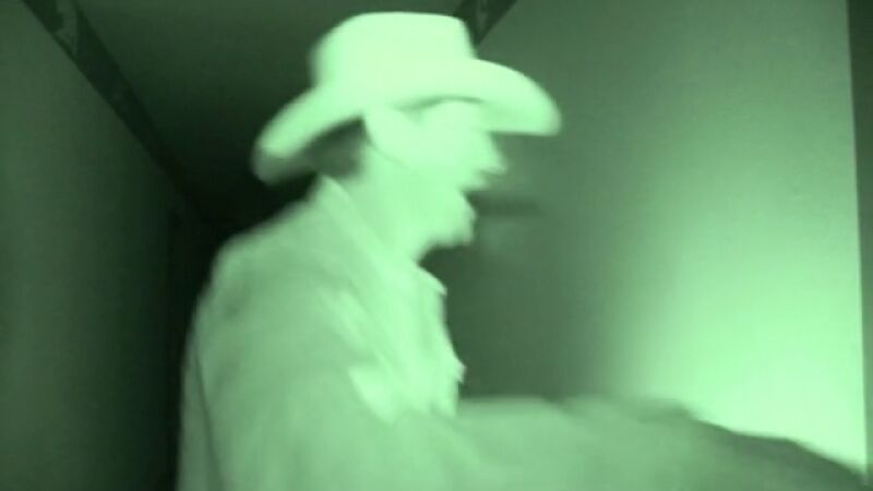 Zac, Nick y Aaron viajan a una localidad del Far West