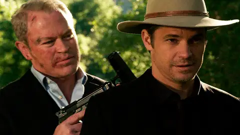 Quarles intenta quitarle la vida a Raylan Quarles intenta quitarle la vida a Raylan