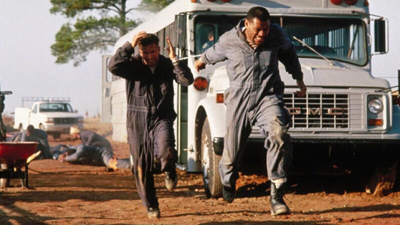 Laurence Fishburne y Stephen Baldwin, 'Fugitivos encadenados', en Mega