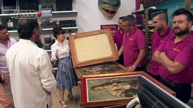 Unos clientes quieren vender unos cuadros falsos