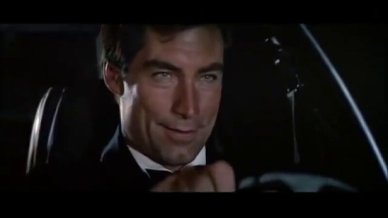 Timothy Dalton protagoniza 'Alta tensión'