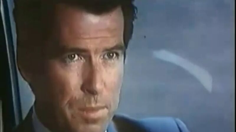 James Bond en 'El mañana nunca muere'