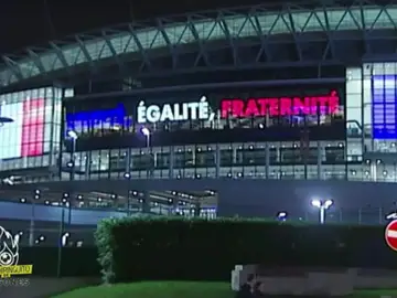 Wembley rinde homenaje a las víctimas de París Wembley rinde homenaje a las víctimas de París