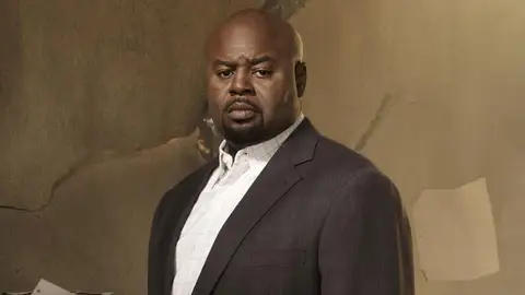 Chi McBride es el detective Winston Chi McBride es el detective Winston