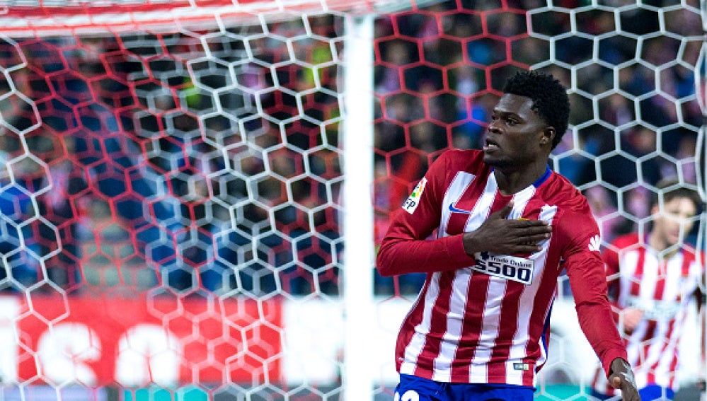 Thomas celebra su gol ante el Levante en el Calderón