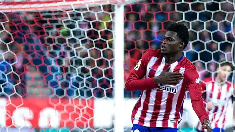 Thomas celebra su gol ante el Levante en el Calderón Thomas celebra su gol ante el Levante en el Calderón