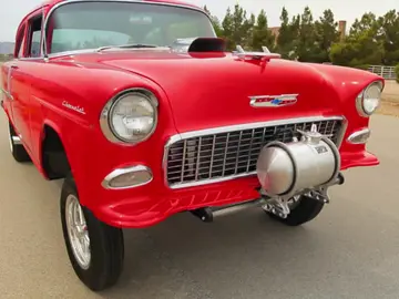 Joe presenta al equipo de 'Locos por los coches' su espectacular vehículo Joe presenta al equipo de 'Locos por los coches' su espectacular vehículo