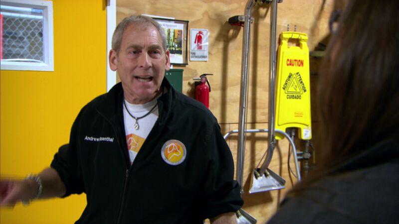 ¿Cómo reacciona el dueño de la empresa ante las fuertes acusaciones de Marcus?