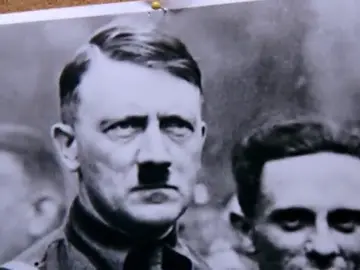 Frame 7.253342 de: Lenny DePaul y Gerrard Williams buscan pistas en España Frame 7.253342 de: Lenny DePaul y Gerrard Williams buscan pistas en España