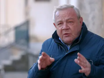 Persiguiendo a Hitler Persiguiendo a Hitler