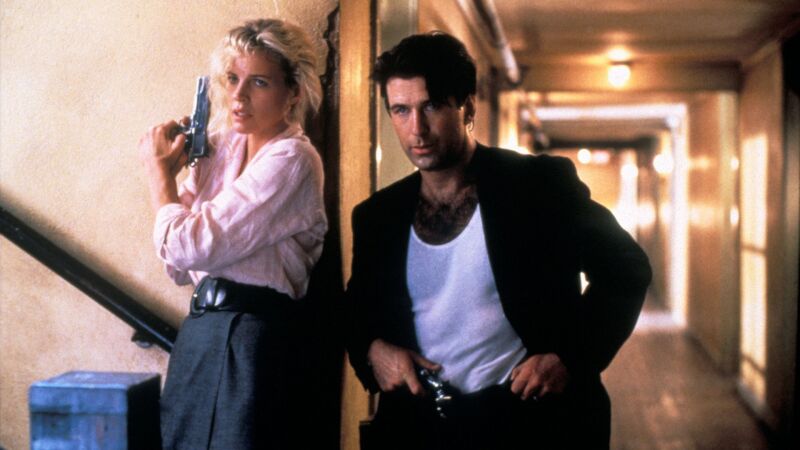 Alec Baldwin y Kim Basinger protagonizan 'La huída'
