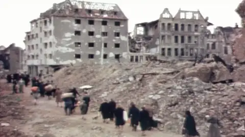 Los últimos días de los nazis Los últimos días de los nazis