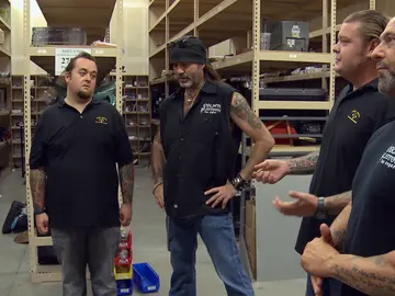 El equipo de Count's Kustoms se cuela en 'La casa de los empeños' El equipo de Count's Kustoms se cuela en 'La casa de los empeños'