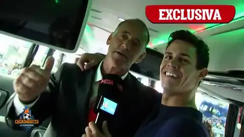 Edu Aguirre, con el conductor del bus de la selección portuguesa Edu Aguirre, con el conductor del bus de la selección portuguesa