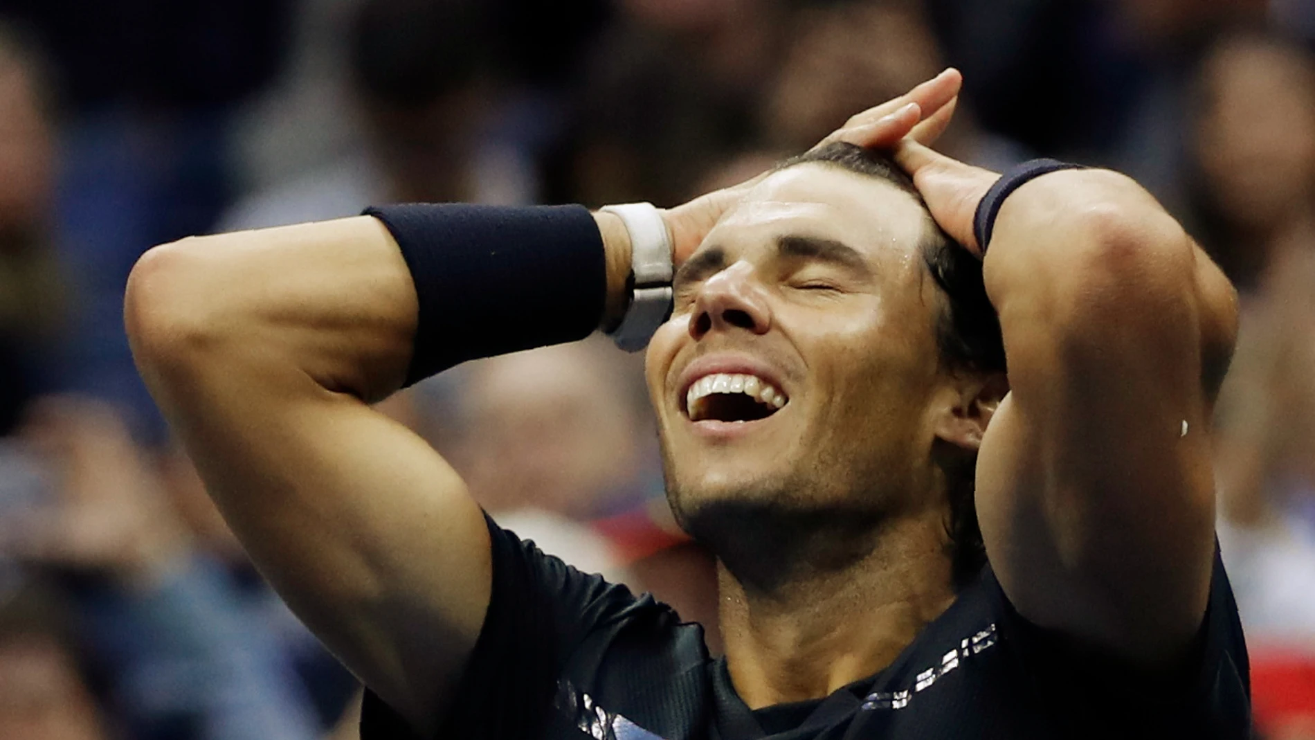 Rafa Nadal se lleva las manos a la cabeza tras ganar el US Open