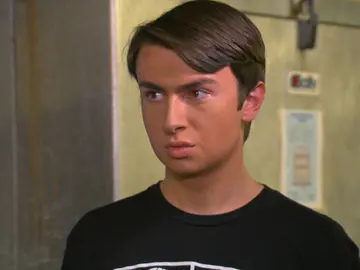 Un activista de langostas trabajando en un restaurante de langostas Un activista de langostas trabajando en un restaurante de langostas