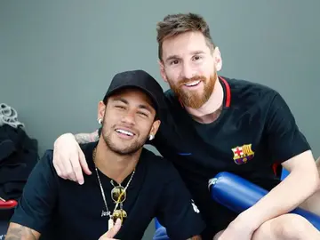 Neymar y Messi posan juntos Neymar y Messi posan juntos