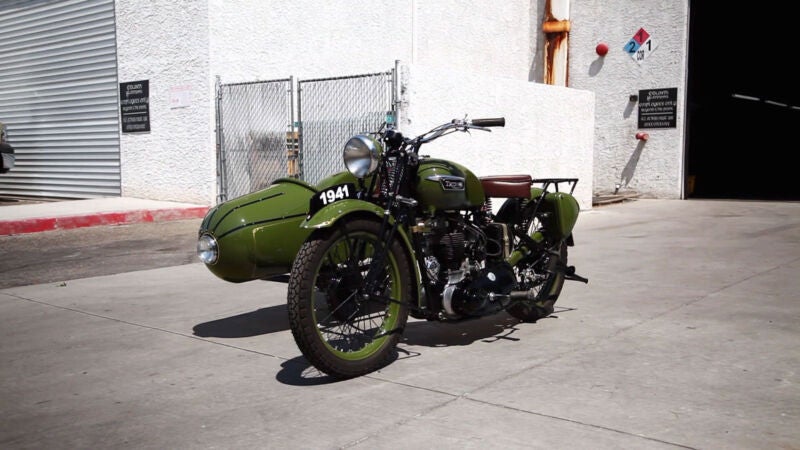 Una moto de 75 años, el mayor desafío para el equipo de 'Locos por los coches' 