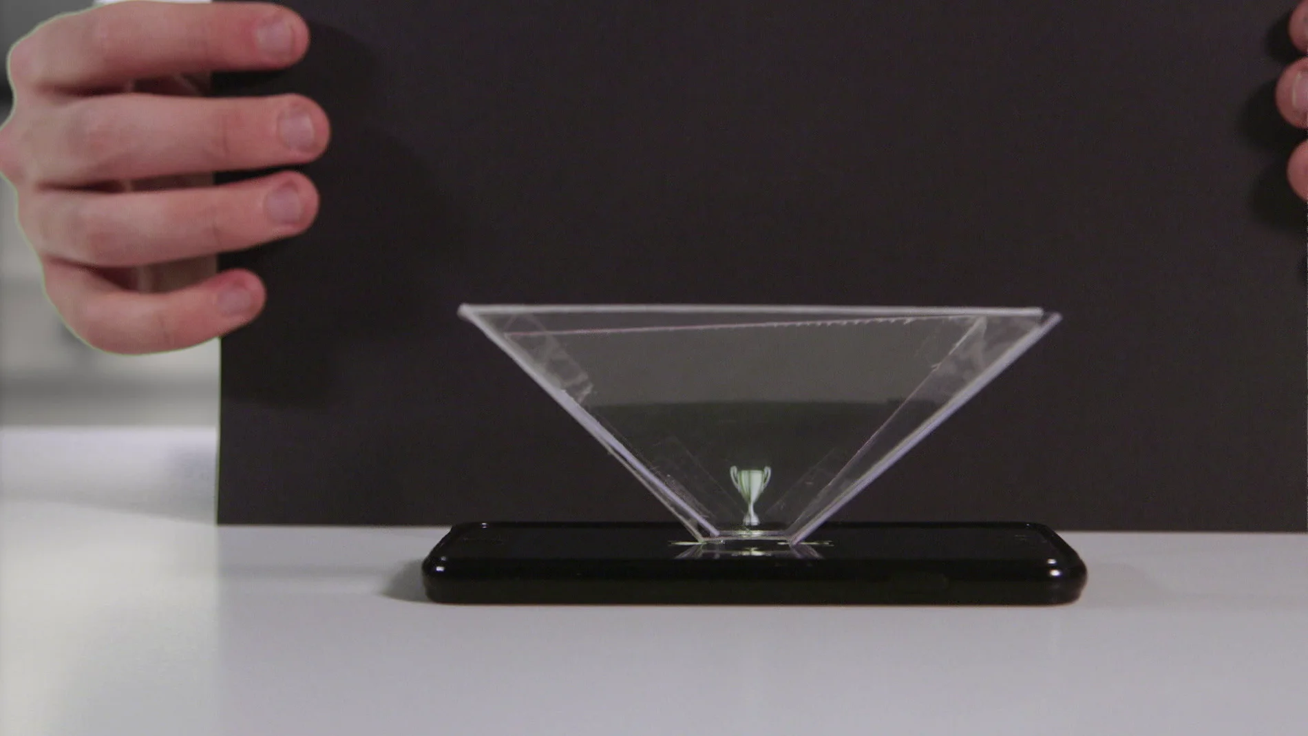 Cómo hacer un holograma con tu móvil
