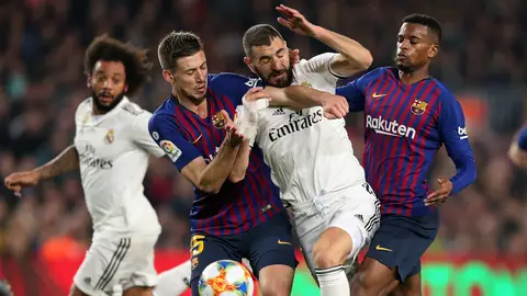 Momento de un Clásico entre Real Madrid y Barcelona Momento de un Clásico entre Real Madrid y Barcelona