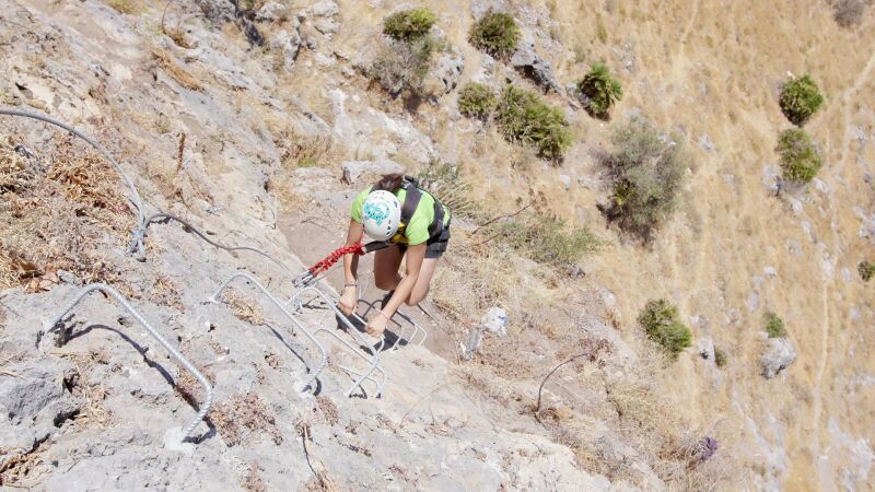 Un fallo en una vía ferrata pone la vida de Tere en peligro