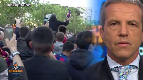 Cristóbal Soria provoca el éxtasis en Barcelona en su reto de llevarle la Biblia a Messi