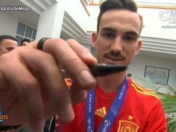 Fabián Rodríguez recibe el homenaje de sus vecinos tras ganar el Europeo Sub21 Fabián Rodríguez recibe el homenaje de sus vecinos tras ganar el Europeo Sub21