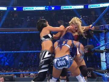 Sasha Banks y Lacey Evans Sasha Banks y Lacey Evans