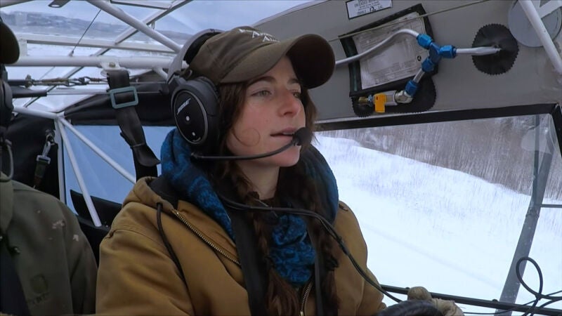 Margaret debe hacer frente a un grave incidente en su primera clase de vuelo en avioneta