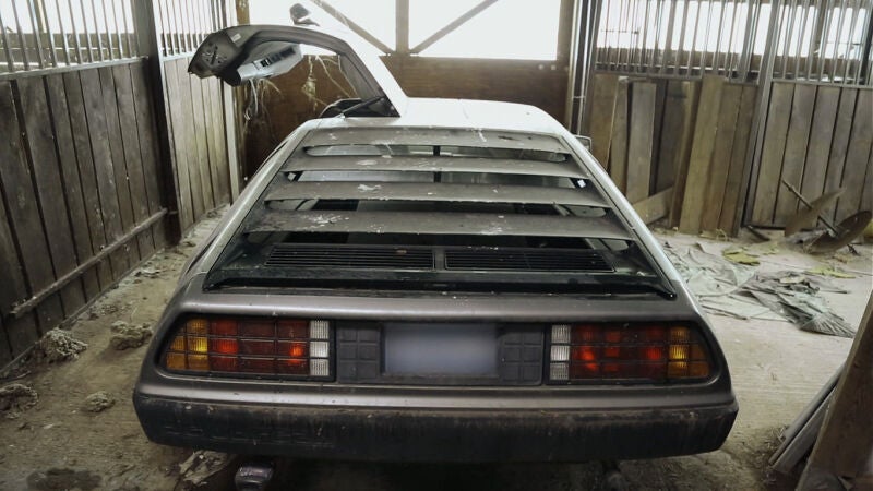 Mike puja por un De Lorean como el de 'Regreso al futuro'