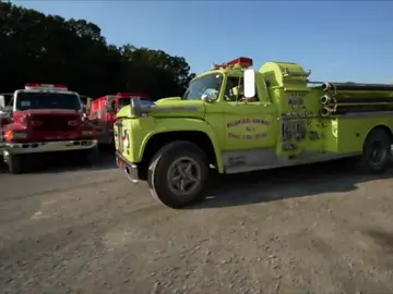 Rick consigue el camión de bomberos con el que siempre había soñado Rick consigue el camión de bomberos con el que siempre había soñado
