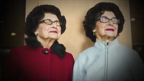 Gemelos con una conexión especial Lo inexplicable