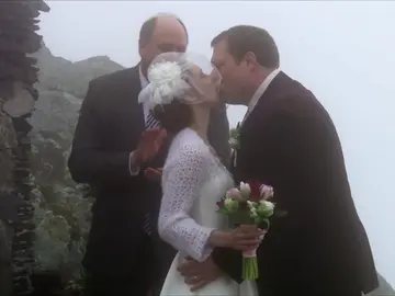 Día libre en la clínica del Dr. Pol para celebrar la boda de su hijo Día libre en la clínica del Dr. Pol para celebrar la boda de su hijo
