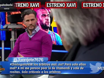 "Las gafas, las chanclas, descalzo... En la vida he visto el espectáculo que se ha formado con Alves" "Las gafas, las chanclas, descalzo... En la vida he visto el espectáculo que se ha formado con Alves"