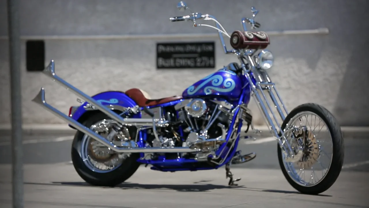 Nash llega al taller de "Locos por los coches" con una Harley muy especial.