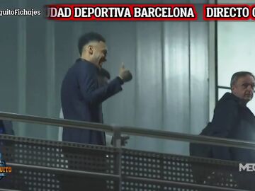 Aubameyang, sonriente tras firmar por el Barça