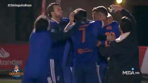 ¡Brutal abrazo de todo el equipo de El Chiringuito a Paco Buyo tras la victoria! ¡Brutal abrazo de todo el equipo de El Chiringuito a Paco Buyo tras la victoria!