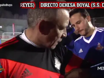 Juanfe le entrega el brazalete de capitán a Buyo Juanfe le entrega el brazalete de capitán a Buyo