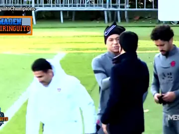 El abrazo de Al-Khelaifi a Mbappé El abrazo de Al-Khelaifi a Mbappé