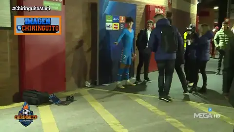El "traspiés" de Joao al acabar el partido El "traspiés" de Joao al acabar el partido