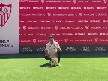 Alex Telles, presentado con el Sevilla Alex Telles, presentado con el Sevilla