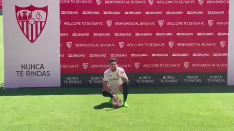 Alex Telles, presentado con el Sevilla Alex Telles, presentado con el Sevilla