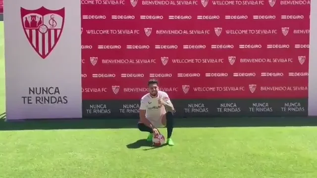 Alex Telles, presentado con el Sevilla