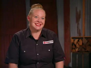 Leslie Scott gana a un gran icono de la parrilla Leslie Scott gana a un gran icono de la parrilla