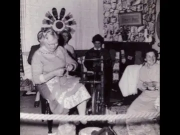 La primera vez que arreglan una rueca La primera vez que arreglan una rueca