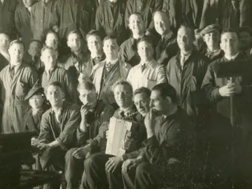 Un armonio portatil con más de cien años de edad pendiente de reparar Un armonio portatil con más de cien años de edad pendiente de reparar