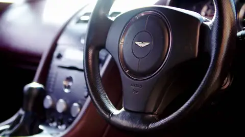 La complicada puja de Owen por este Aston Martin del 2005, ¿llegarán a un acuerdo? La complicada puja de Owen por este Aston Martin del 2005, ¿llegarán a un acuerdo?