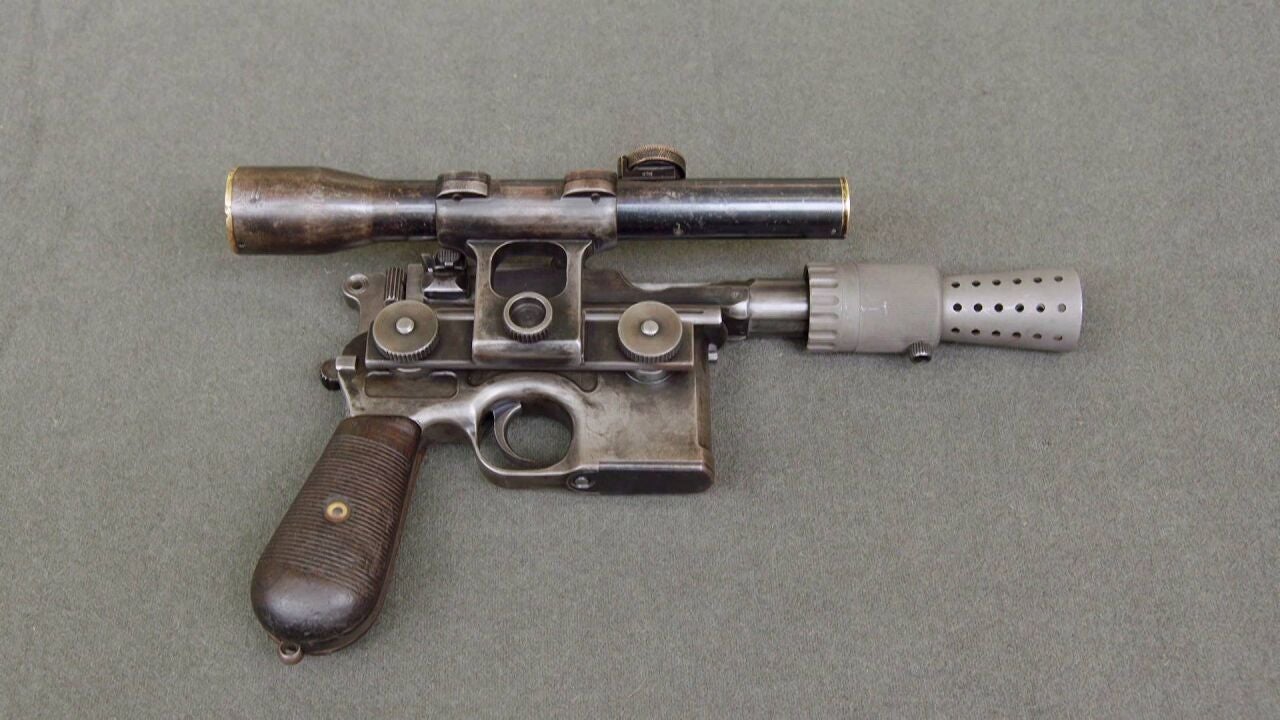 Rick se emociona al ver la pistola original que usó Harrison Ford en 'Star  Wars', image size:1280x720